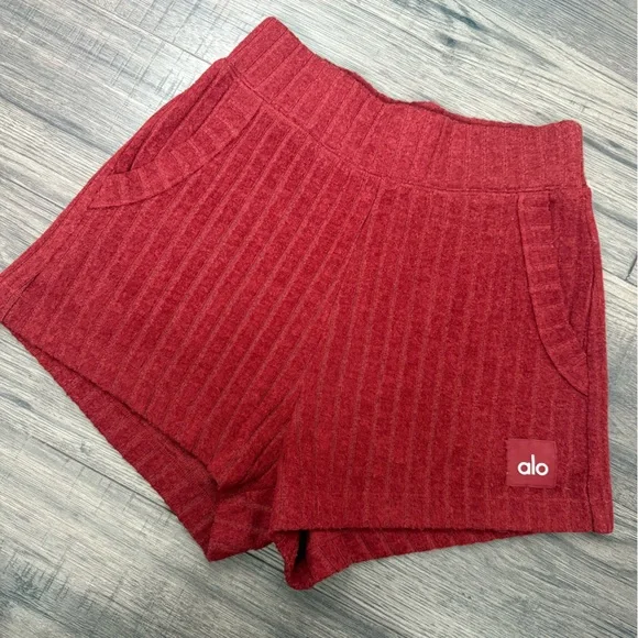 Alo Yoga | Ribbed High-Waist Short - Picture 1 of 4